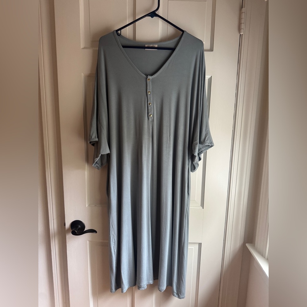 Dwell and Slumber Women's Relaxed Fit Light Blue  Nightgown